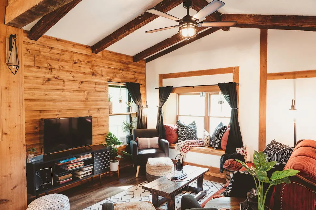 cabin with hot tub and game room