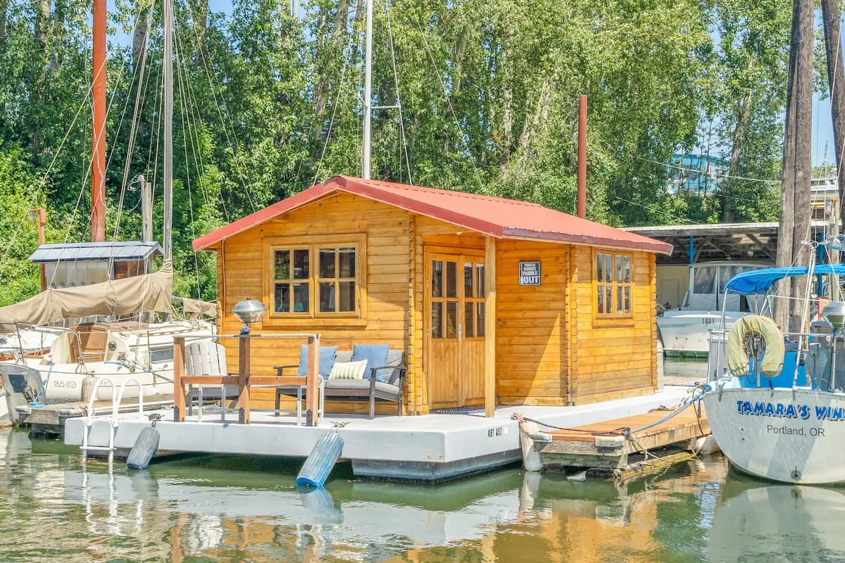 houseboat in portland