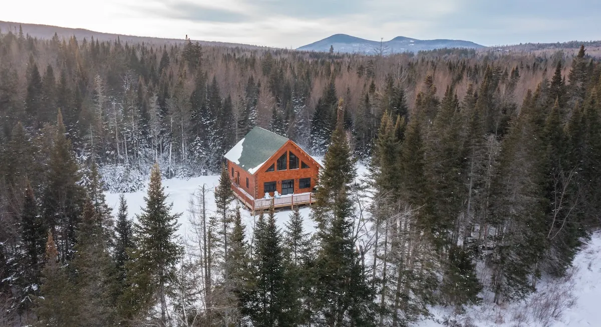 cabin surrounded by woods in New Hampshire