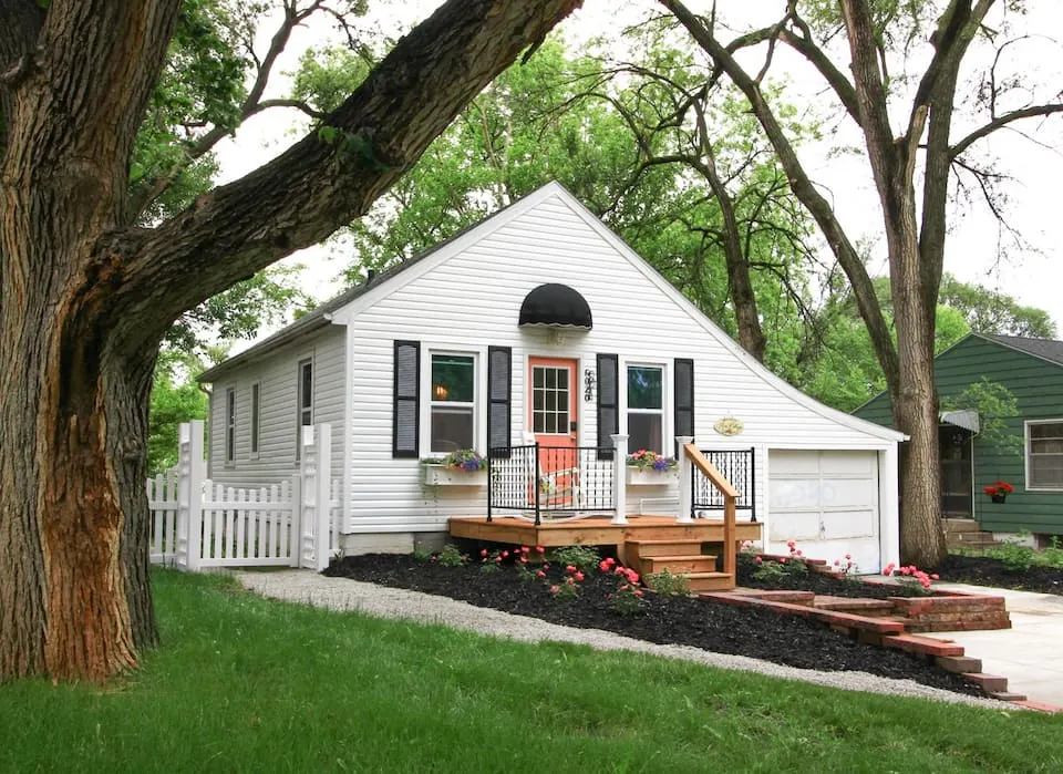 rose cottage in Omaha